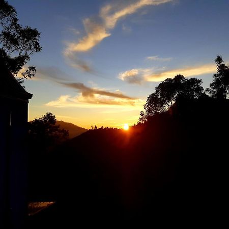 Cloudy Hill Cottage Ella Luaran gambar