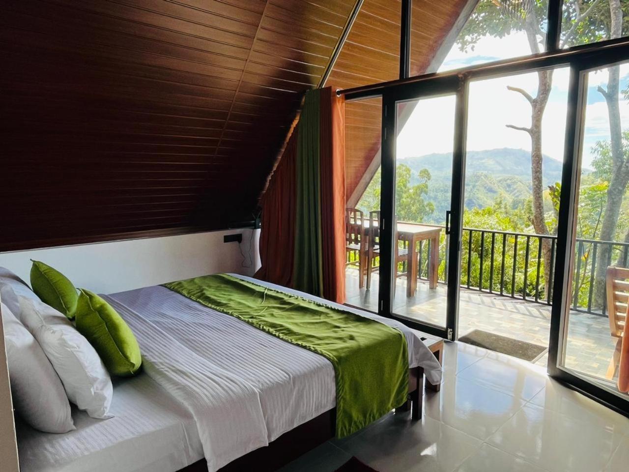 Cloudy Hill Cottage Ella Bilik gambar