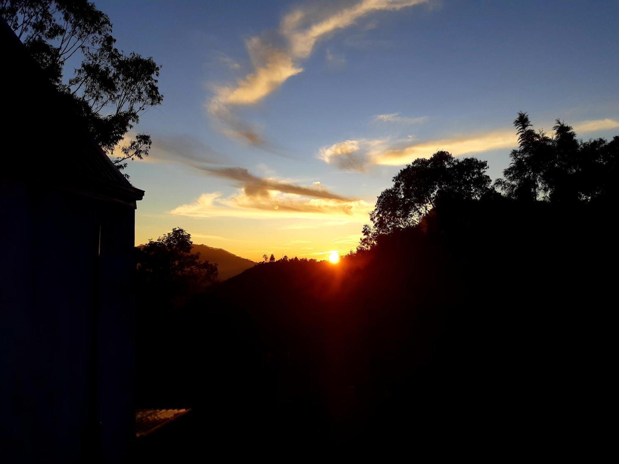 Cloudy Hill Cottage Ella Luaran gambar